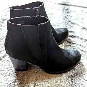 Clark's Women's Suede Black Booties Size 6.5